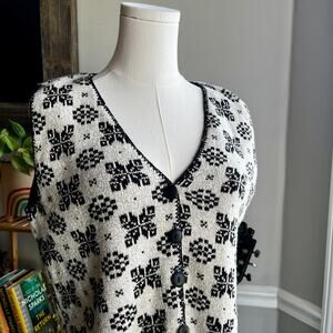 Vintage 90s Black and White Snowflake Button Front Sweater Vest Size Medium
